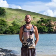 Yury opúšťa Ostrov