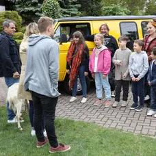Do Tomášovho si prenajala táto divoká rodina.