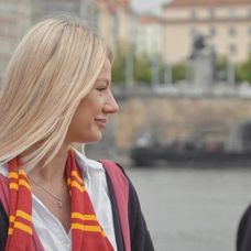 Kristian požiadal priateľku Sajku o ruku.