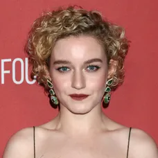 Julia Garner