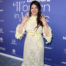 Lana Del Rey a Evan Winiker sa zasnúbili