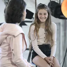 S výrazom na pódiu jej pomáhala mentorka a herečka Ivana Kuxová.