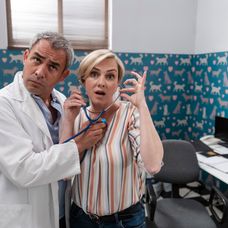 Lucia a Vlado odrinujú ako veterinár a jeho sestrička