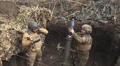 Ukrajinu delia iba dva podpisy od americkej vojenskej pomoci. Experti sa zhodujú, že mala prísť už dávno