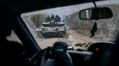 Dodanie tankov na Ukrajinu dočasne oslabí britskú armádu, vyhlásil generál Sanders