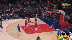 Frajer na záver: Hráči NBA opäť predvádzali neskutočné divadlo. Ich smeče dvíhali dívakov zo sedadiel