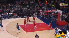 Frajer na záver: Hráči NBA opäť predvádzali neskutočné divadlo. Ich smeče dvíhali dívakov zo sedadiel