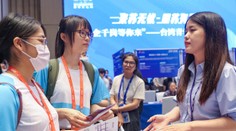 Deti na plný úväzok. V Číne mladým dospelým rodičia platia za to, že sú doma