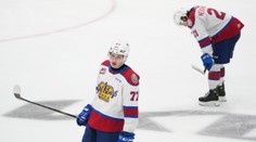 V ťažkom období mu pomáha odborník, z neúčasti na MS20 má slzy v očiach. Jeho návrat na ľad sa však blíži