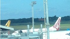 Pilot nahlásil pokus o únos lietadla. Do kokpitu sa dobýjal opitý pasažier