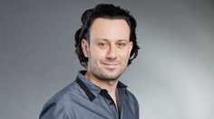 To čo mu napadlo? Jakab prišiel na nakrúcanie v pyžame