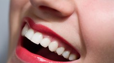 Vypadávanie zubov môže mať aj inú príčinu. Vedci totiž odhalili významnú súvislosť