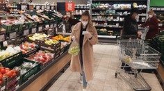 Ako vyzerá nákup pre seniorov v praxi? Pozreli sme sa, či sa tým neotvárajú dvere podvodníkom