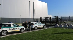 Polícia skončila prehľadávanie nitrianskeho Jaguaru, bombu nenašli