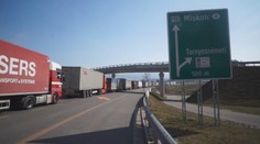 Hodinové kolóny kamiónov na hraniciach. Za všetko môžu kontroly a meranie teploty