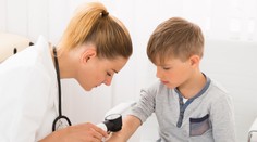 Najsmrteľnejší typ rakoviny kože ohrozuje aj deti. Takto ho včas odhalíte