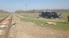 Na polostrove Krym sa mikrobus zrazil s vlakom, piati ľudia to neprežili
