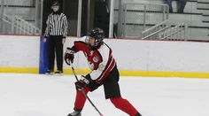 Nádejný Slovák sa rozhodol ísť netradičnou cestou. V Amerike chodí na strednú, hrá hokej a sníva o NHL