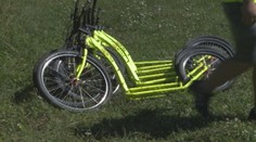 Nepodceňujte letnú zábavu, mladej žene sa jazda na kolobežke stala osudnou