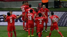 Sevilla zdolala vo finále Dnepr 3:2, k obhajobe ju doviedol Bacca