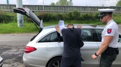 Vodič z Bratislavy obvinil spolujazdkyňu z užitia drog, tá nabonzovala aj jeho