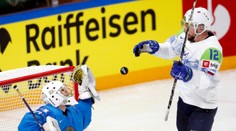 VIDEO: Puk ani nemusel byť na ľade. Aj v zápase posledného s predposledným padajú skvostné góly