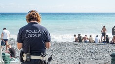 Obľúbená destinácia pokutuje za nevhodné oblečenie v uliciach miest. Turistov to môže vyjsť draho