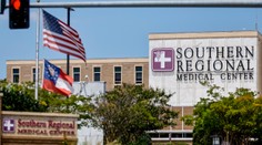 Lekárka pri pôrode odtrhla dieťaťu hlavu. Rodičia tvrdia, že nemocnica sa to snažila ututlať