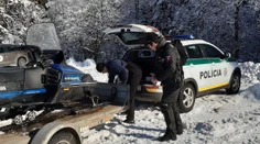 Poliakov na skútroch pochytali na slovenskej strane. Tvrdili, že si prišli "poopekať klobásky"