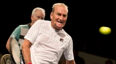 Austrálsky tenis smúti. Zomrel trojnásobný grandslamový šampión McNamara