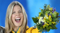 Fotka olympijskej víťazky pobúrila internet. Počas stojky dojčí syna