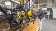 Je čas na zmenu. Zamestnávatelia žiadajú, aby ich zamestnanci nemuseli v horúčavách nosiť rúška