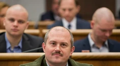 Polícia naďalej vyšetruje prípad extrémizmu poslanca Mariana Kotlebu