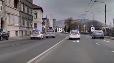 Arogantný vodič unikal košickým policajtom. Rútil sa v protismere aj po chodníkoch