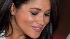 Meghan oslávila prvý Deň matiek.  Zverejnila movú fotku malého Archieho