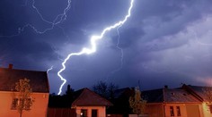 Výstraha pred búrkami s krúpami: Tieto oblasti sú najviac ohrozené