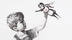Banksy si novým dielom počas pandémie koronavírusu uctil zdravotníkov
