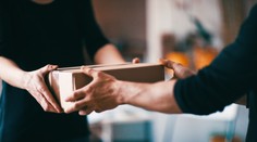 Vianočné darčeky z e-shopov: Aby prišli včas, objednať ich musíte do tohto dátumu