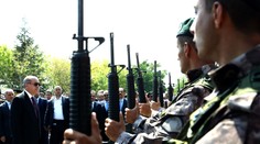 Turecká vláda prepustila takmer 1400 príslušníkov armády