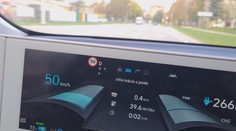 Od júla už musí byť v nových autách obmedzovač rýchlosti. Má byť bičom na cestných pirátov