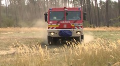 Záhorie sužujú neutíchajúce požiare. Hasiči budú zasahovať aj v noci