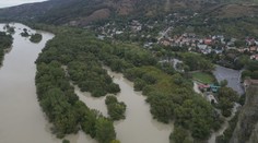 VIDEO: Exkluzívne dronové zábery Dunaja, ktorý sa nekontrolovateľne vylieva