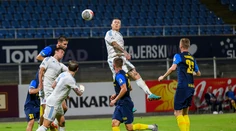 Slovan v dlhom oslabení vybojoval v Slovinsku remízu. Pred odvetou je všetko otvorené