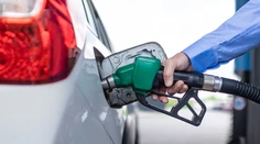 Pumpári opäť prepisovali cenníky. Čoskoro budeme tankovať za predvojnové ceny