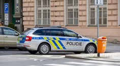 Českí policajti majú plné ruky práce. Stovky škôl dostali výhražný e-mail, že sú zamínované