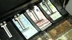 Mieril na ňu pištoľou, no aj tak sa mu vysmiala do očí. Lupič zbabelo ušiel bez peňazí