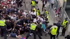 VIDEO: Napätie pred finále ME. Na štadión sa chceli dostať opití anglickí fanúšikovia bez vstupeniek