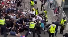 VIDEO: Napätie pred finále ME. Na štadión sa chceli dostať opití anglickí fanúšikovia bez vstupeniek