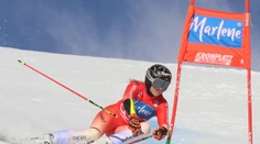 Lara Gutová-Behramiová dominovala obrovskému slalomu. Druhé miesto sa delilo