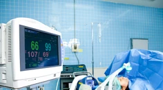 Rozdiel medzi kómou a umelým spánkom. Pýtali sme sa odborníkov